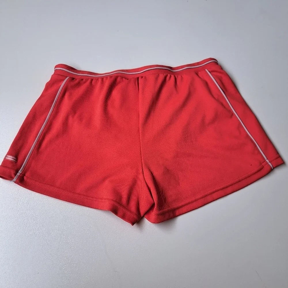 Etoníc sports shorts for women red‎ sizes M passion red